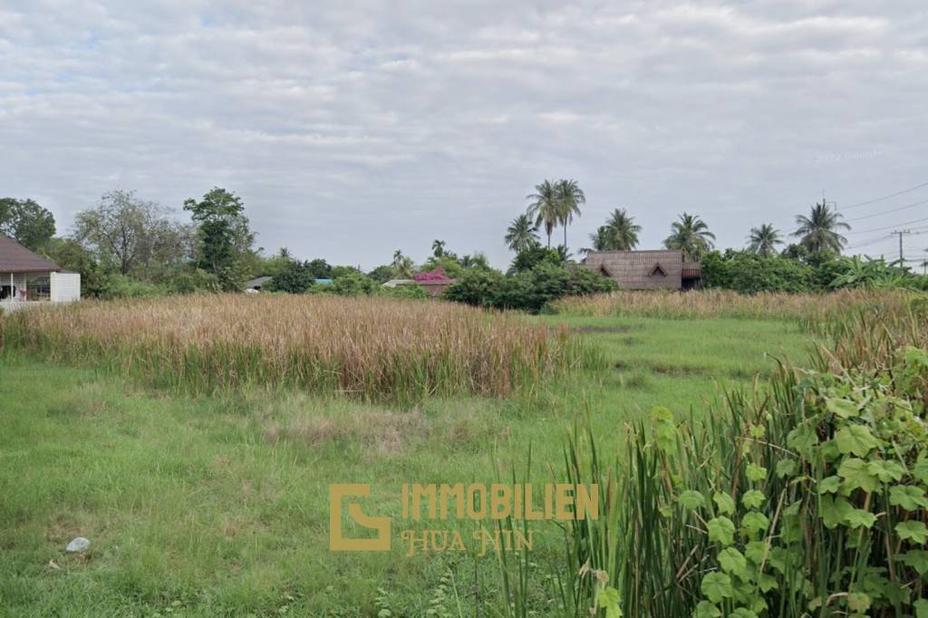 3 Rai of Land Close to Phet Kasem Rd. For Sale