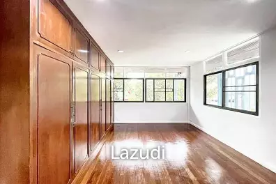 Luxury Home Office in Huaykwang