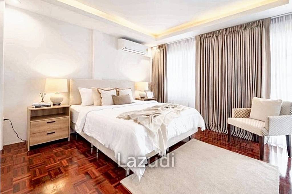 Luxury Home Office in Huaykwang