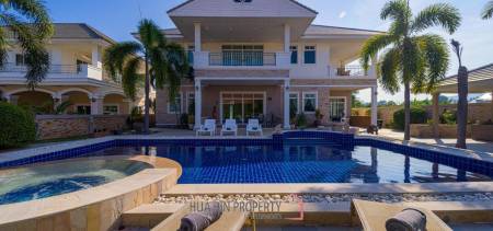 Hua Hin Palm Village: 2 Storey 6 Bedroom Pool Villa