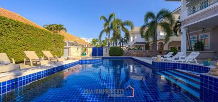 Hua Hin Palm Village: 2 Storey 6 Bedroom Pool Villa