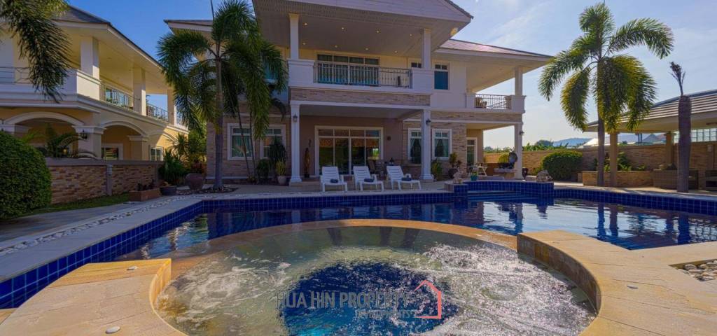 Hua Hin Palm Village: 2 Storey 6 Bedroom Pool Villa