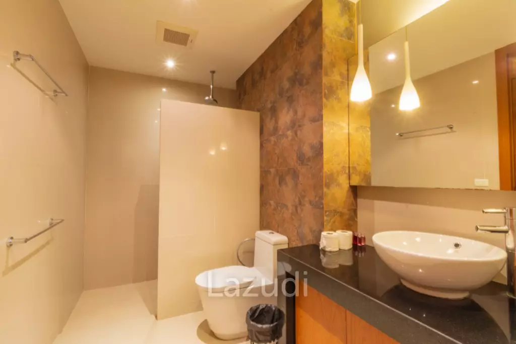 Good Size 2 Bedroom Condo in Black Mountain Golf Course