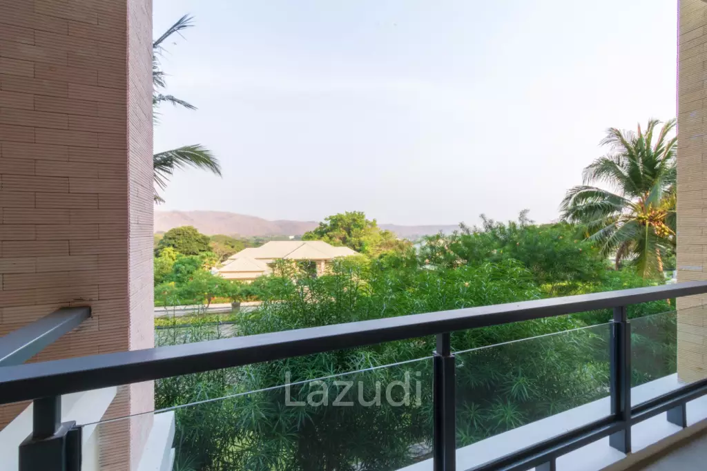 Good Size 2 Bedroom Condo in Black Mountain Golf Course