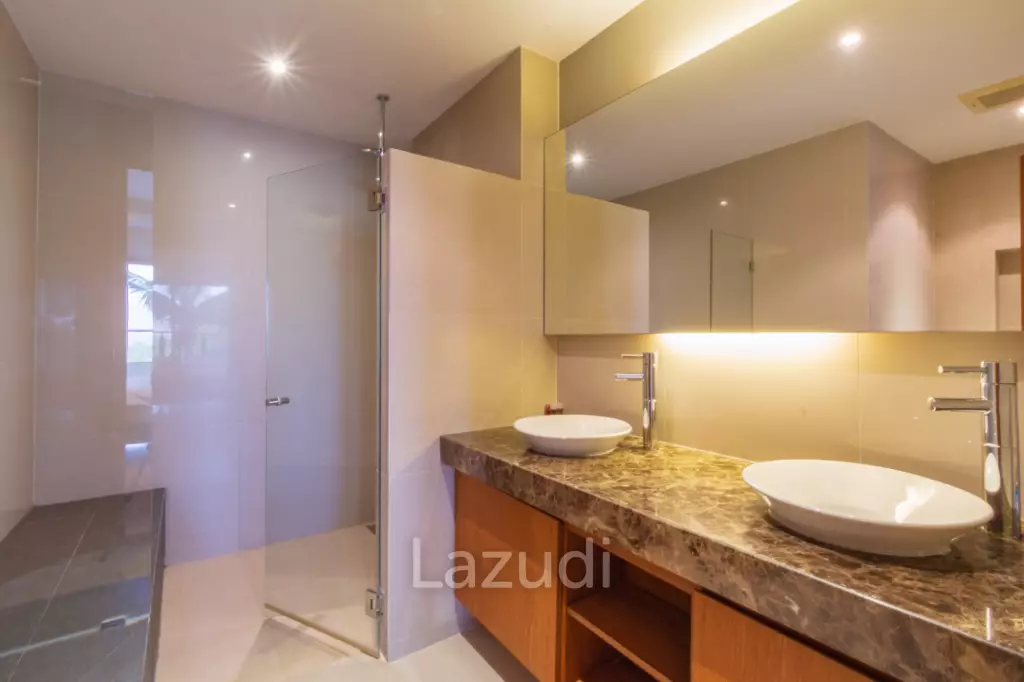 Good Size 2 Bedroom Condo in Black Mountain Golf Course