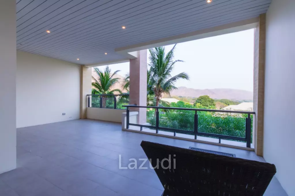 Good Size 2 Bedroom Condo in Black Mountain Golf Course