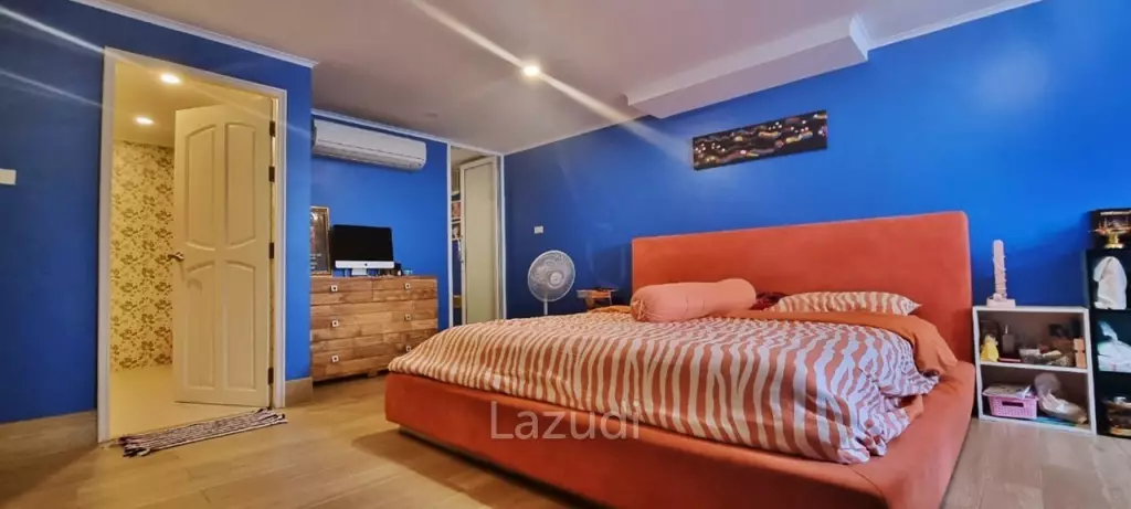 13 Beds 13 Baths 1,600 SQ.M. 4-Storey Villa in Pratumnak