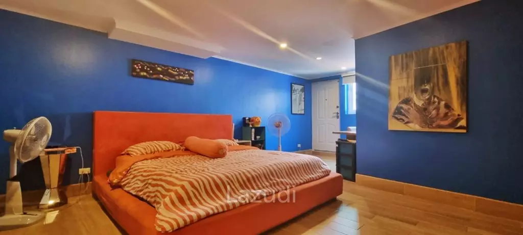 13 Beds 13 Baths 1,600 SQ.M. 4-Storey Villa in Pratumnak