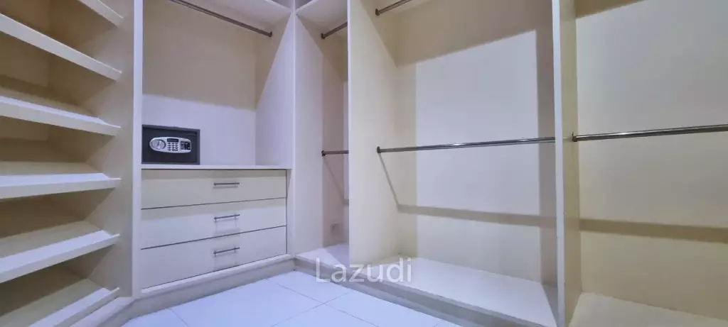 13 Beds 13 Baths 1,600 SQ.M. 4-Storey Villa in Pratumnak