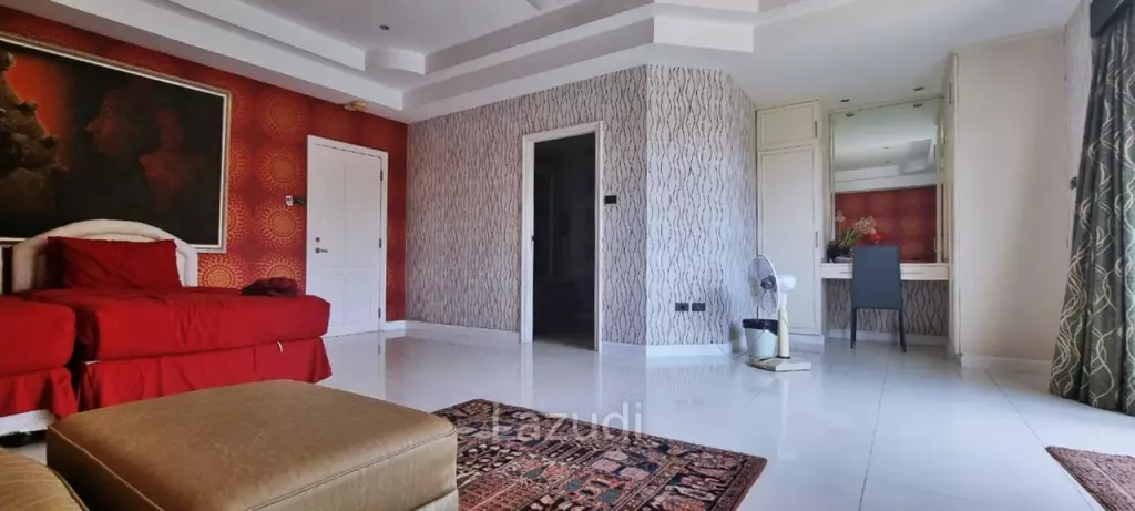 13 Beds 13 Baths 1,600 SQ.M. 4-Storey Villa in Pratumnak
