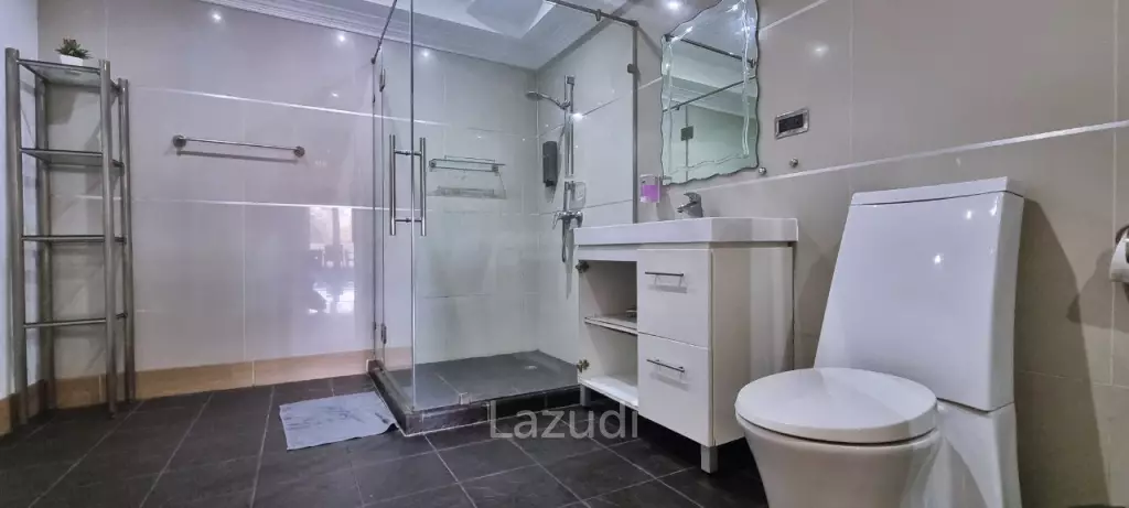 13 Beds 13 Baths 1,600 SQ.M. 4-Storey Villa in Pratumnak