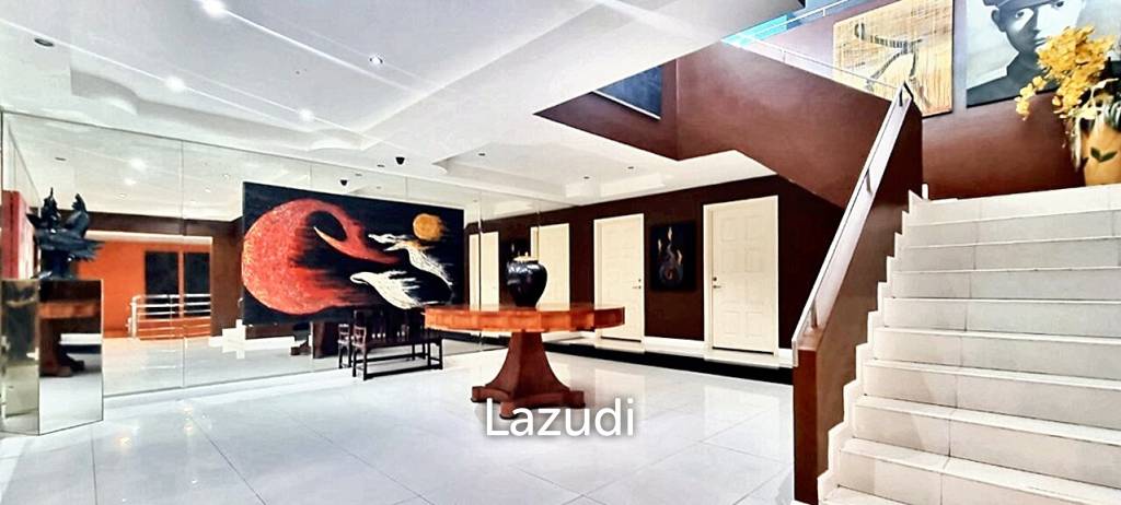 13 Beds 13 Baths 1,600 SQ.M. 4-Storey Villa in Pratumnak