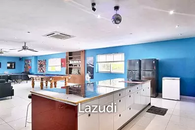 13 Beds 13 Baths 1,600 SQ.M. 4-Storey Villa in Pratumnak