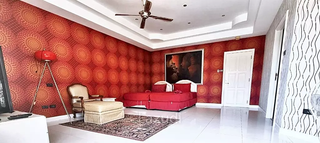 13 Beds 13 Baths 1,600 SQ.M. 4-Storey Villa in Pratumnak