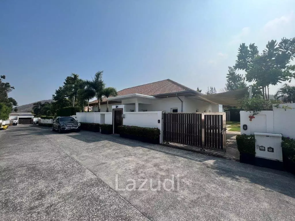 Elegant 4-Bed Villa in Hua Hin's Exclusive The Views