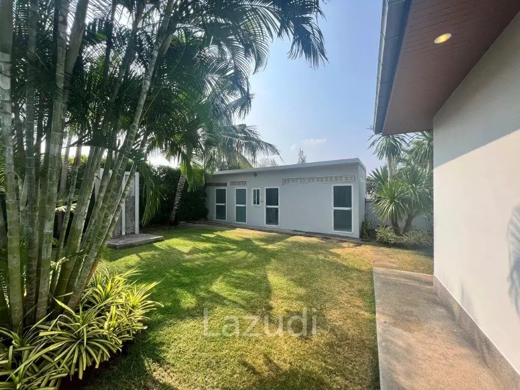 Elegant 4-Bed Villa in Hua Hin's Exclusive The Views