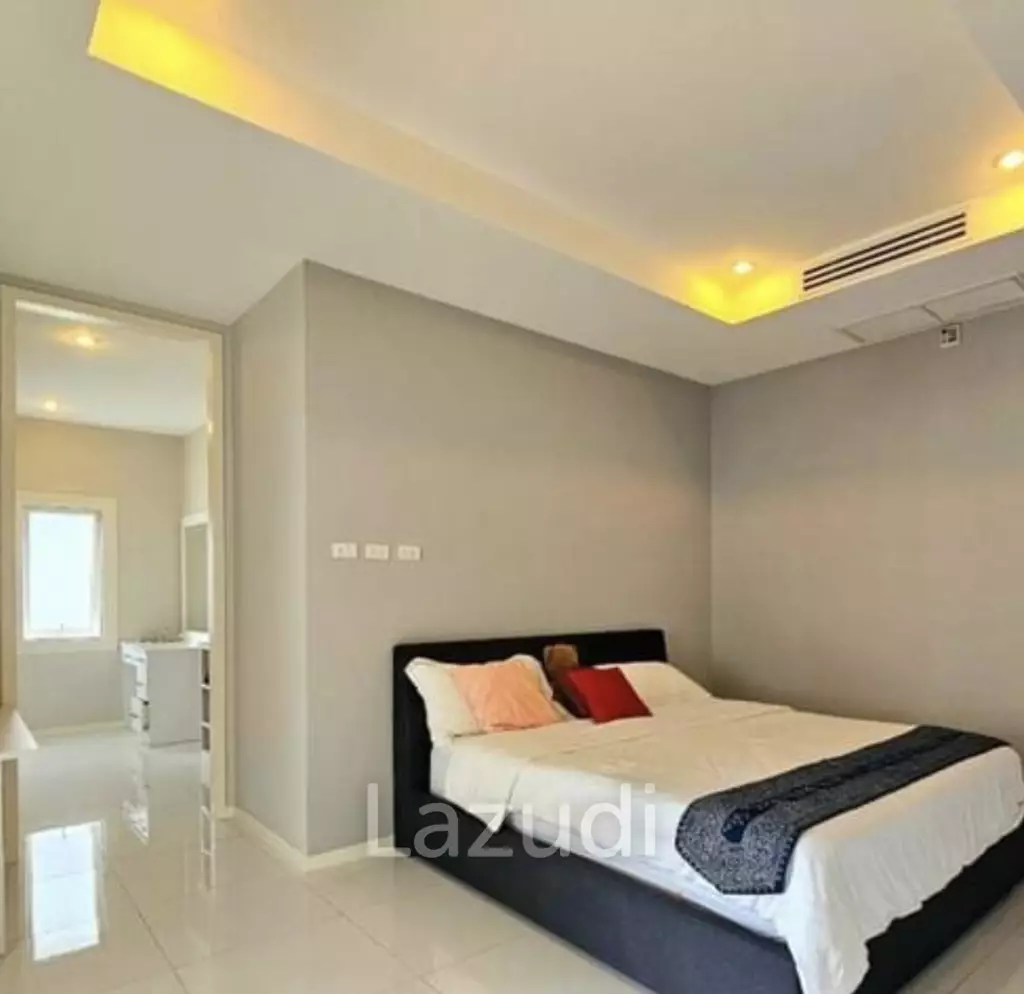 Elegant 4-Bed Villa in Hua Hin's Exclusive The Views