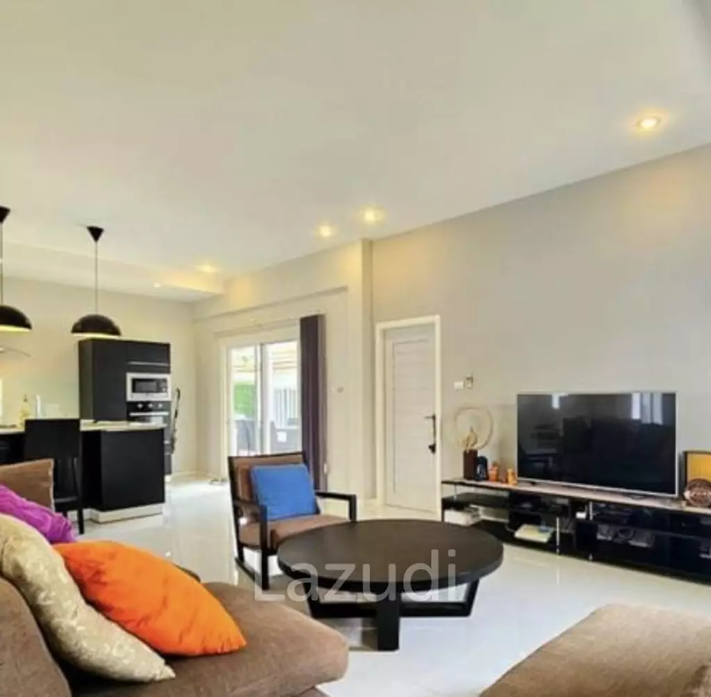 Elegant 4-Bed Villa in Hua Hin's Exclusive The Views