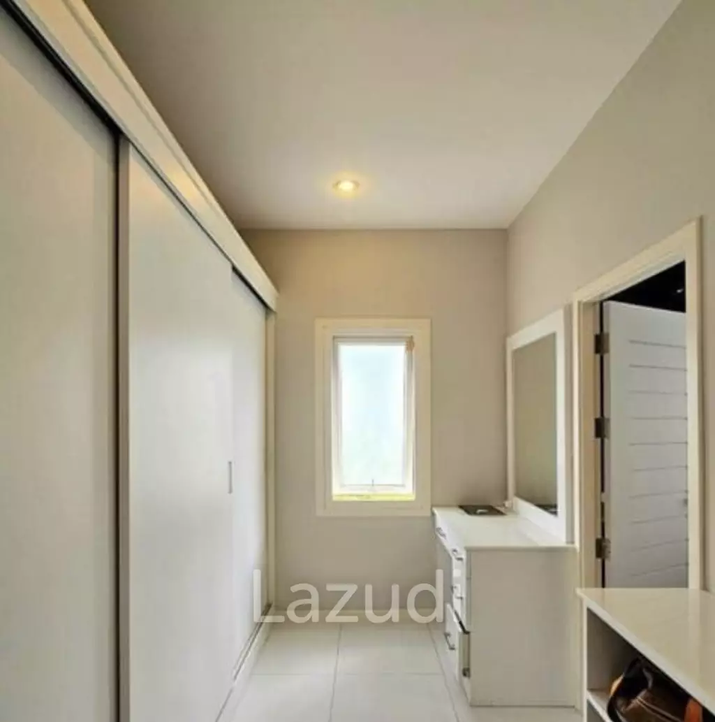 Elegant 4-Bed Villa in Hua Hin's Exclusive The Views