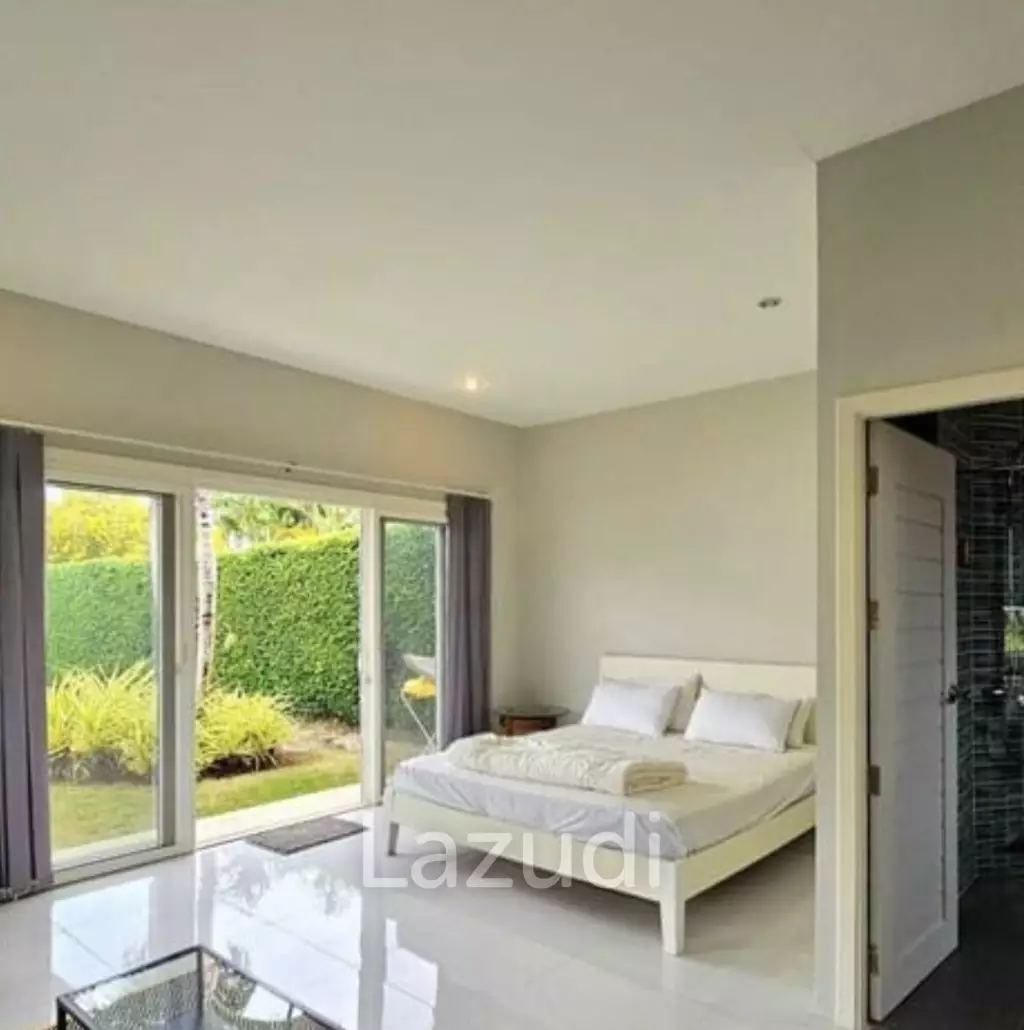 Elegant 4-Bed Villa in Hua Hin's Exclusive The Views