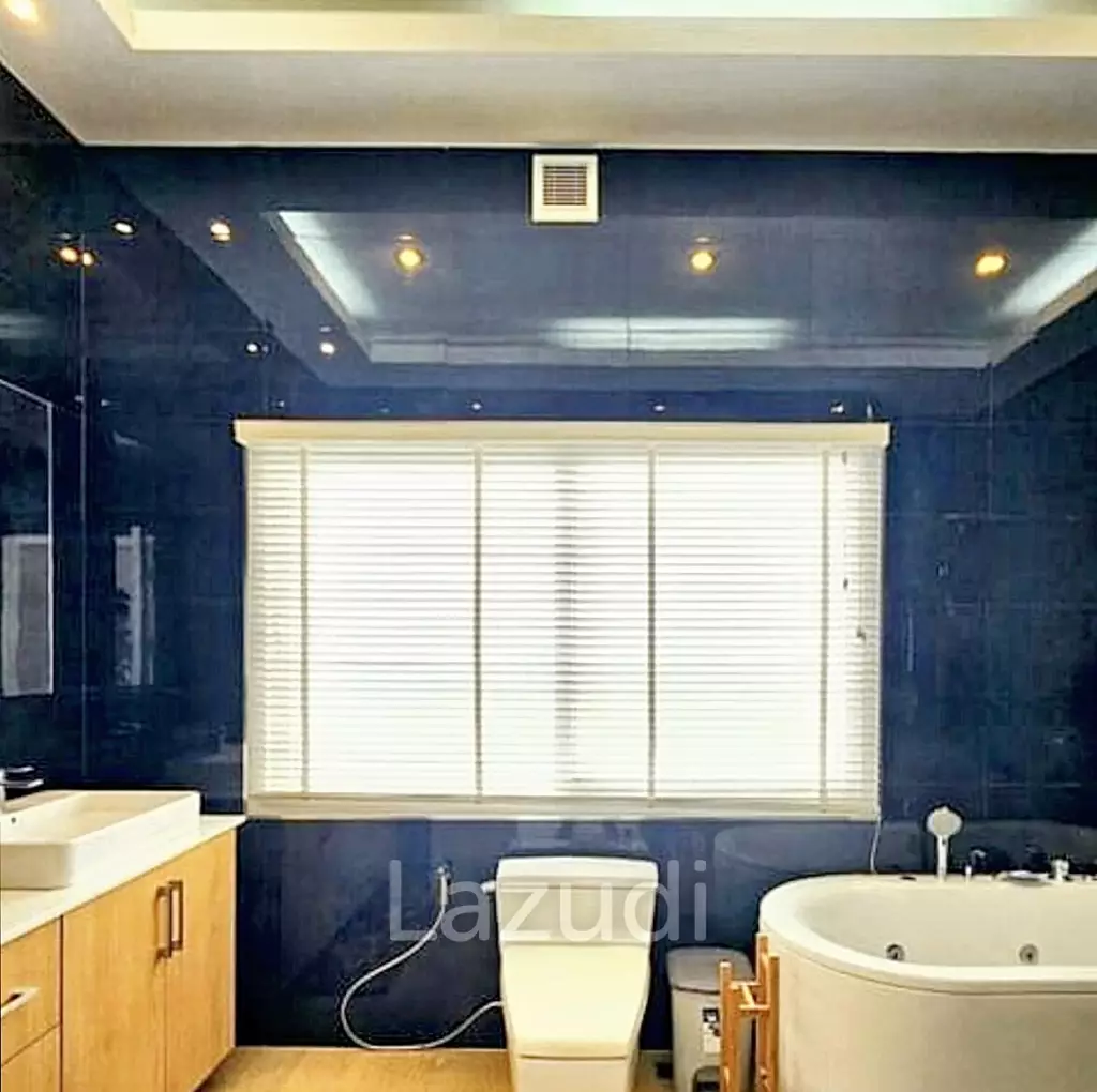 Elegant 4-Bed Villa in Hua Hin's Exclusive The Views