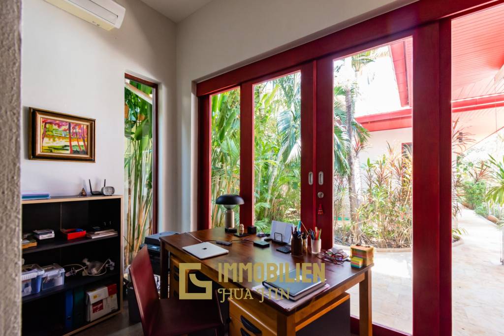 Luxurious Villa design in Hana Village3 : 4 bed outstanding  pool villa