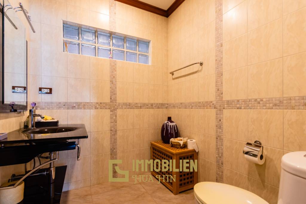 1,928 metro cuadrado 3 ` 3 Baño Villa de Venta