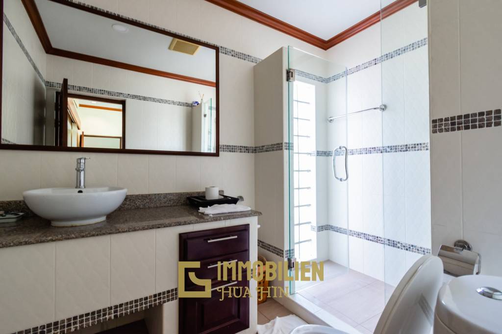 1,928 metro cuadrado 3 ` 3 Baño Villa de Venta