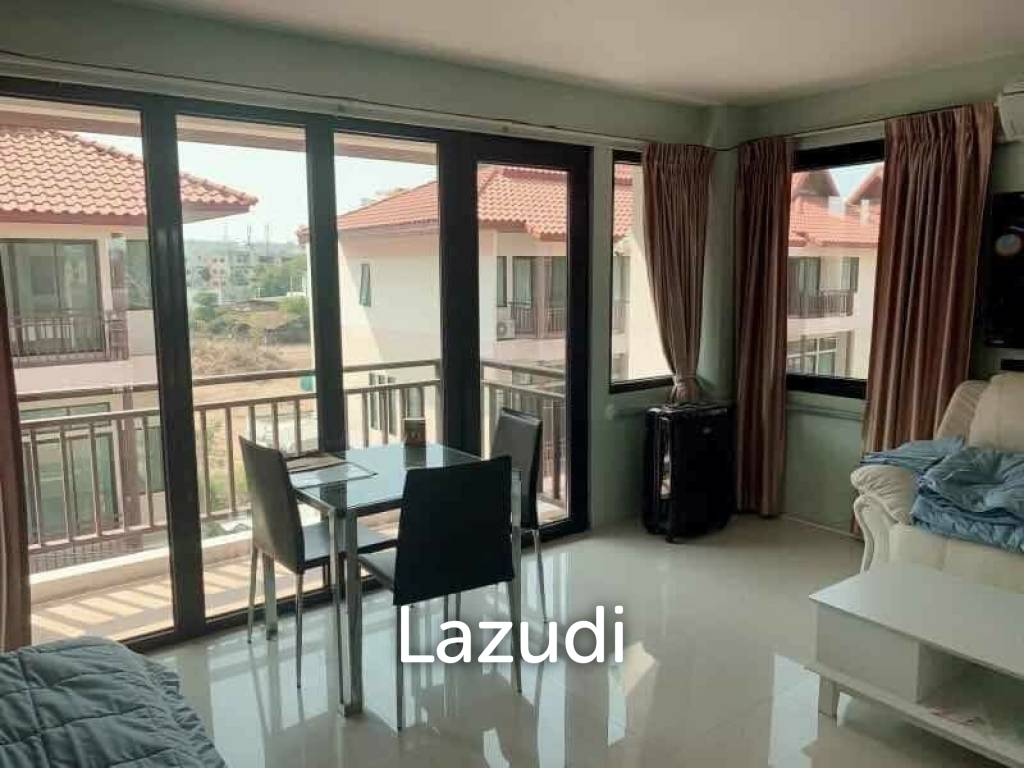 Townhouse 4 Bedrooms for Sale in Midtown Villa