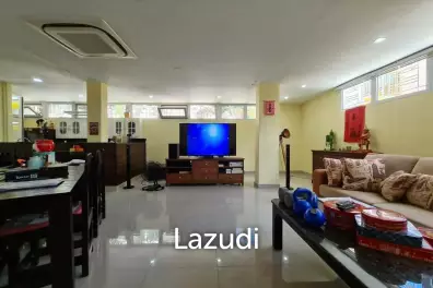 Townhouse 4 Bedrooms for Sale in Midtown Villa