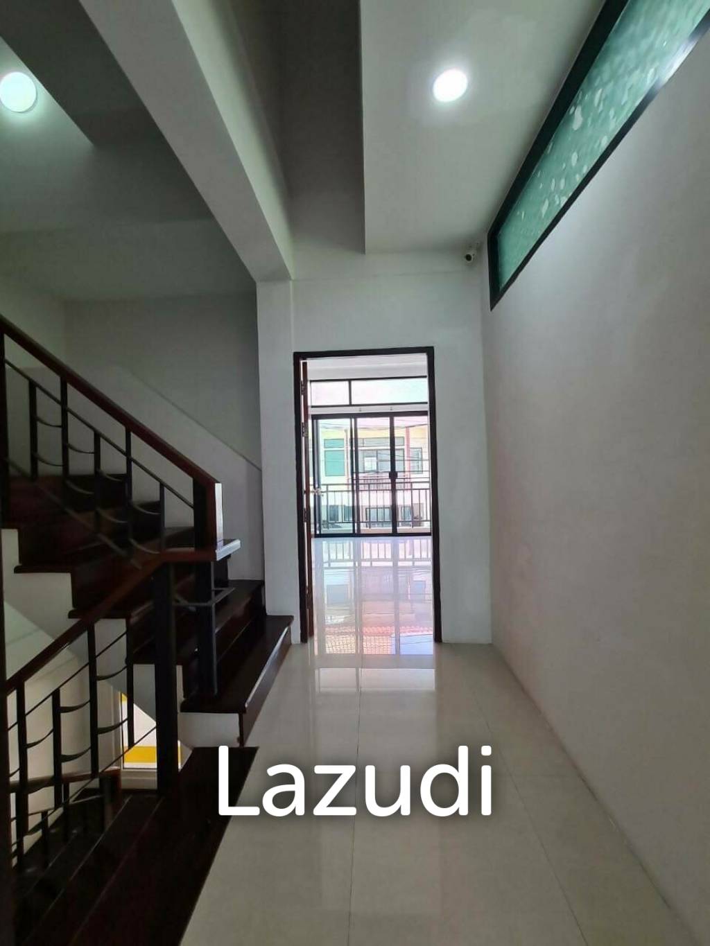 Townhouse 4 Bedrooms for Sale in Midtown Villa
