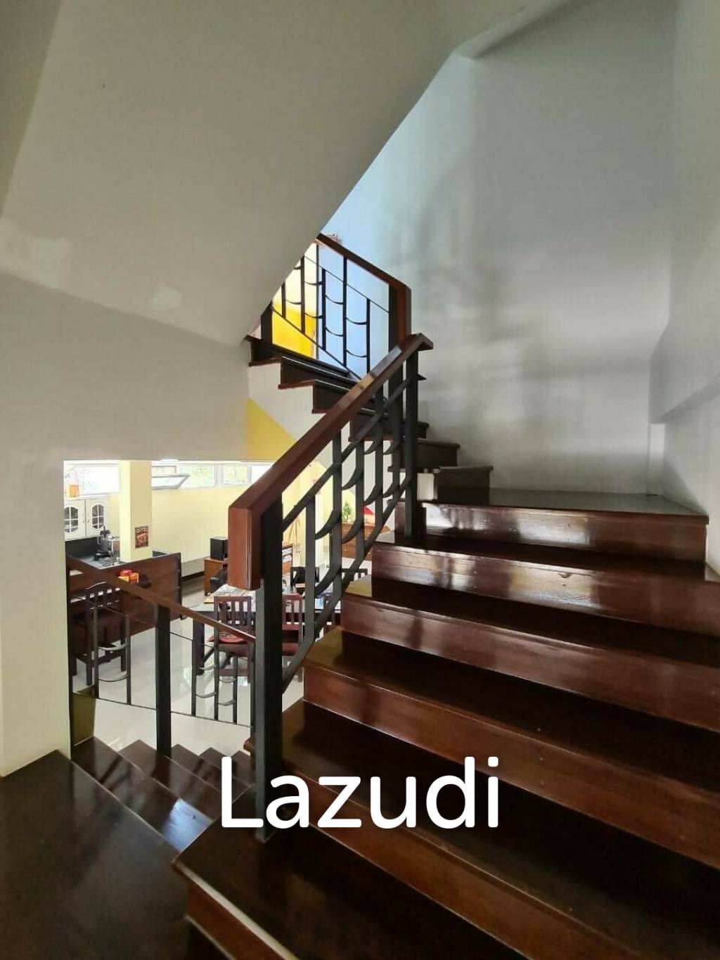 Townhouse 4 Bedrooms for Sale in Midtown Villa
