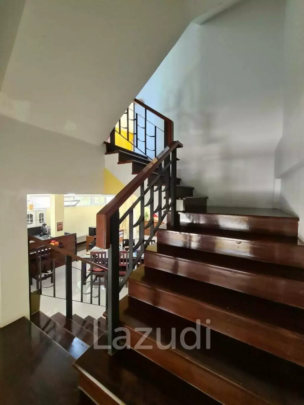 Townhouse 4 Bedrooms for Sale in Midtown Villa