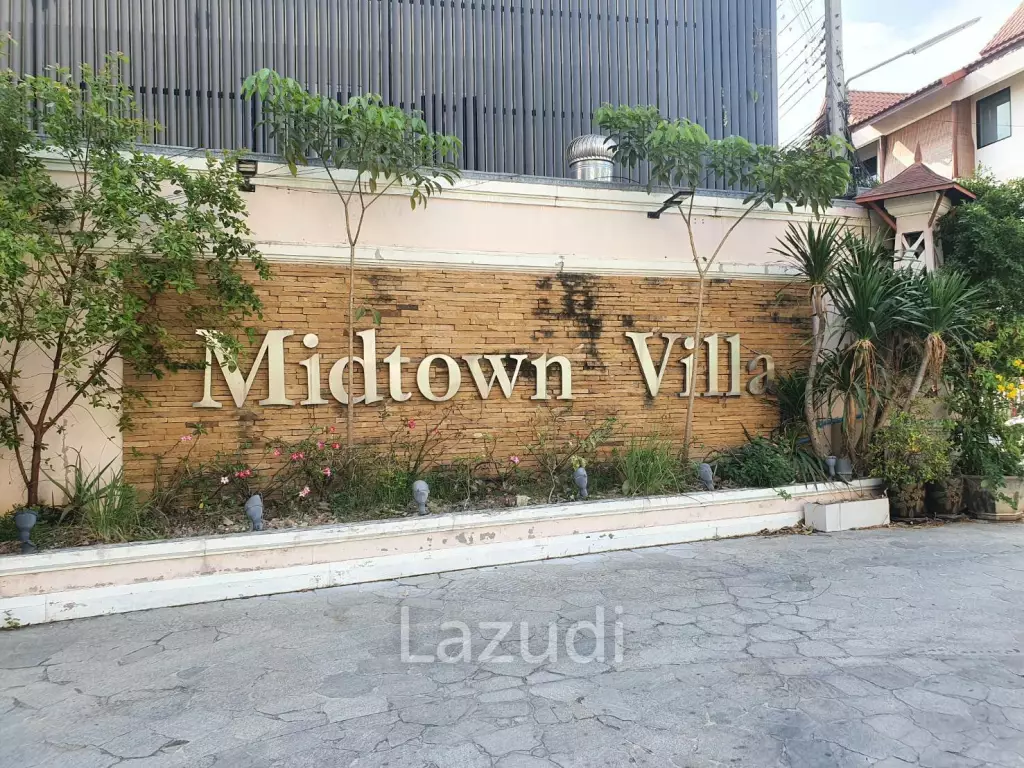 Townhouse 4 Bedrooms for Sale in Midtown Villa