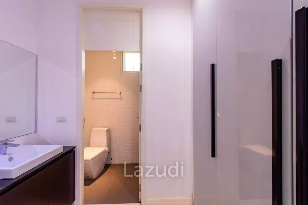 BLACK MOUNTAIN : Luxury 4 Bed Pool Villa in the Golf Course