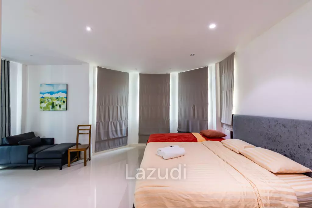 BLACK MOUNTAIN : Luxury 4 Bed Pool Villa in the Golf Course