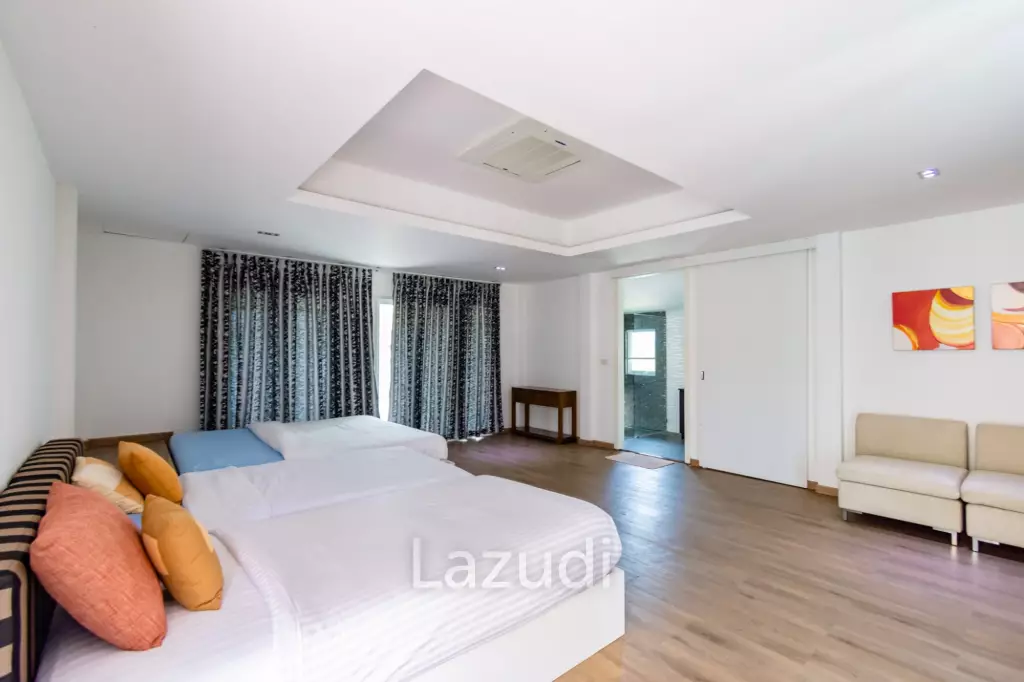 BLACK MOUNTAIN : Luxury 4 Bed Pool Villa in the Golf Course