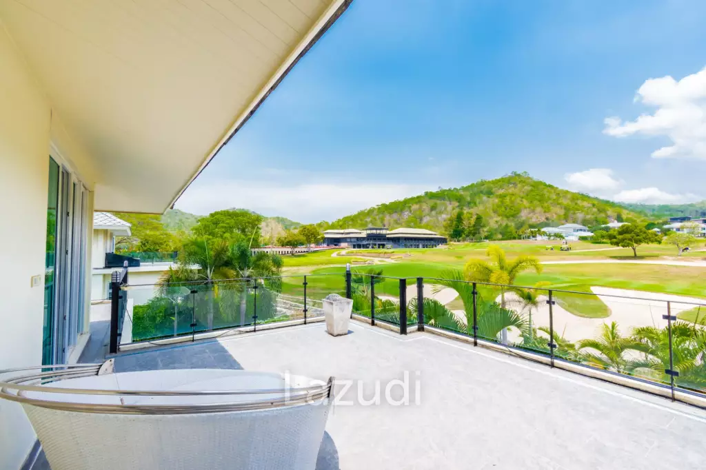 BLACK MOUNTAIN : Luxury 4 Bed Pool Villa in the Golf Course