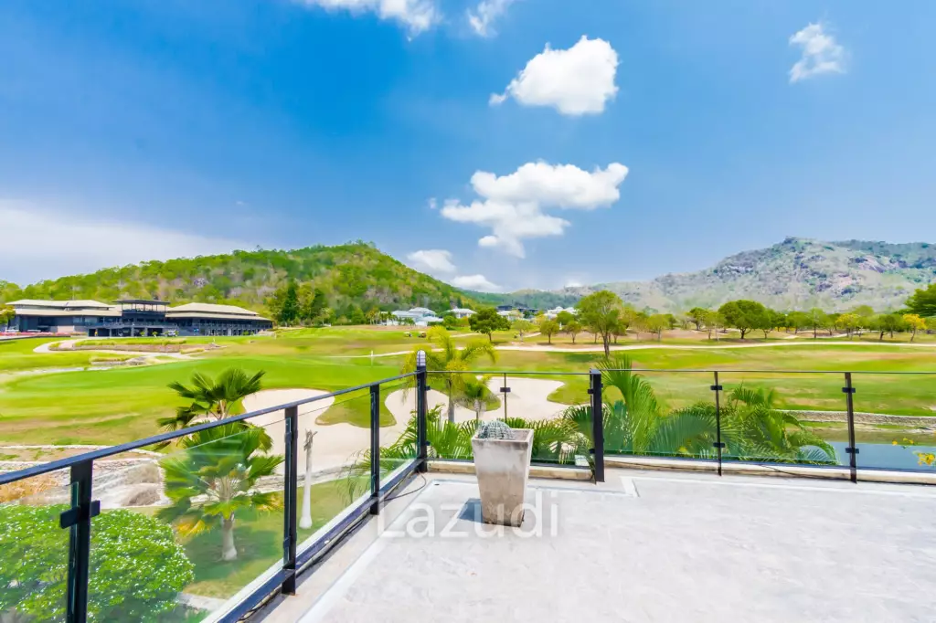 BLACK MOUNTAIN : Luxury 4 Bed Pool Villa in the Golf Course