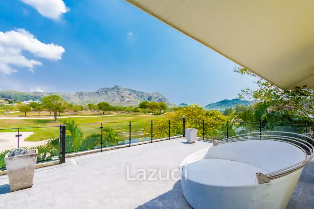 BLACK MOUNTAIN : Luxury 4 Bed Pool Villa in the Golf Course