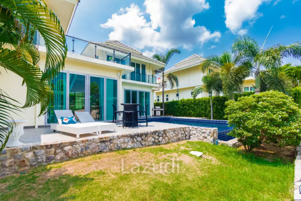 BLACK MOUNTAIN : Luxury 4 Bed Pool Villa in the Golf Course