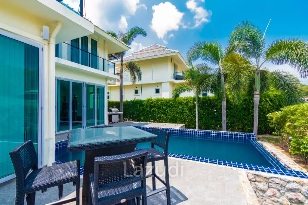 BLACK MOUNTAIN : Luxury 4 Bed Pool Villa in the Golf Course