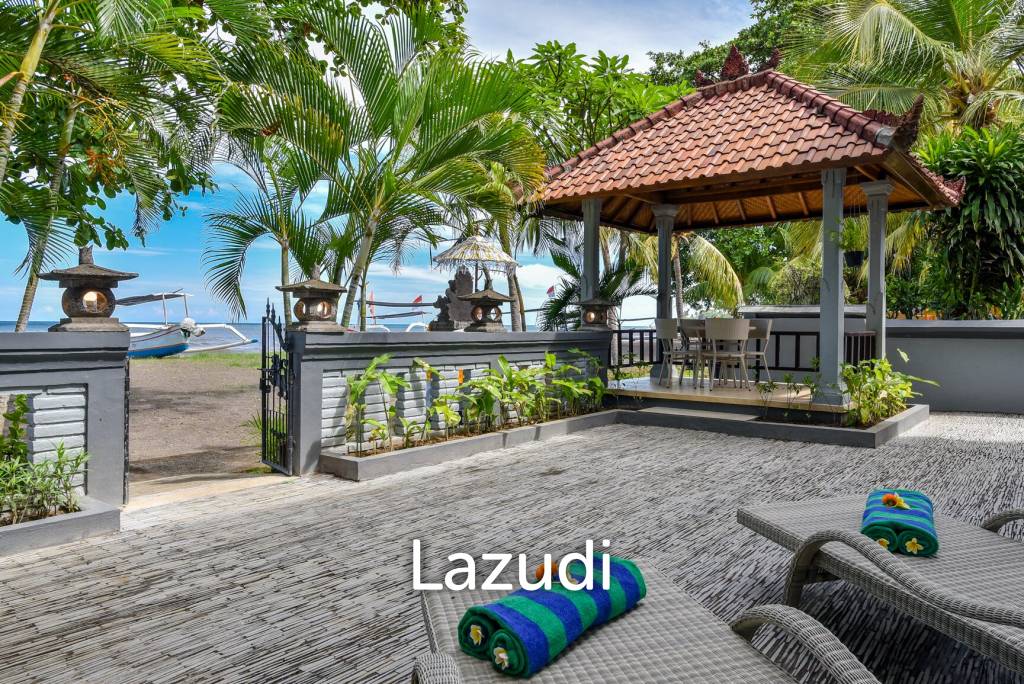 Beachfront Apartment block in Lovina