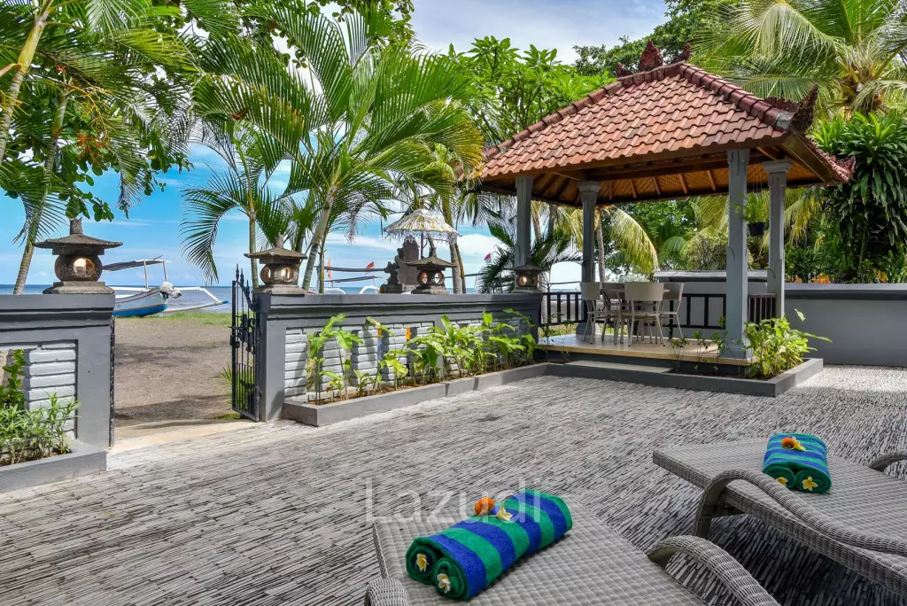 Beachfront Apartment block in Lovina