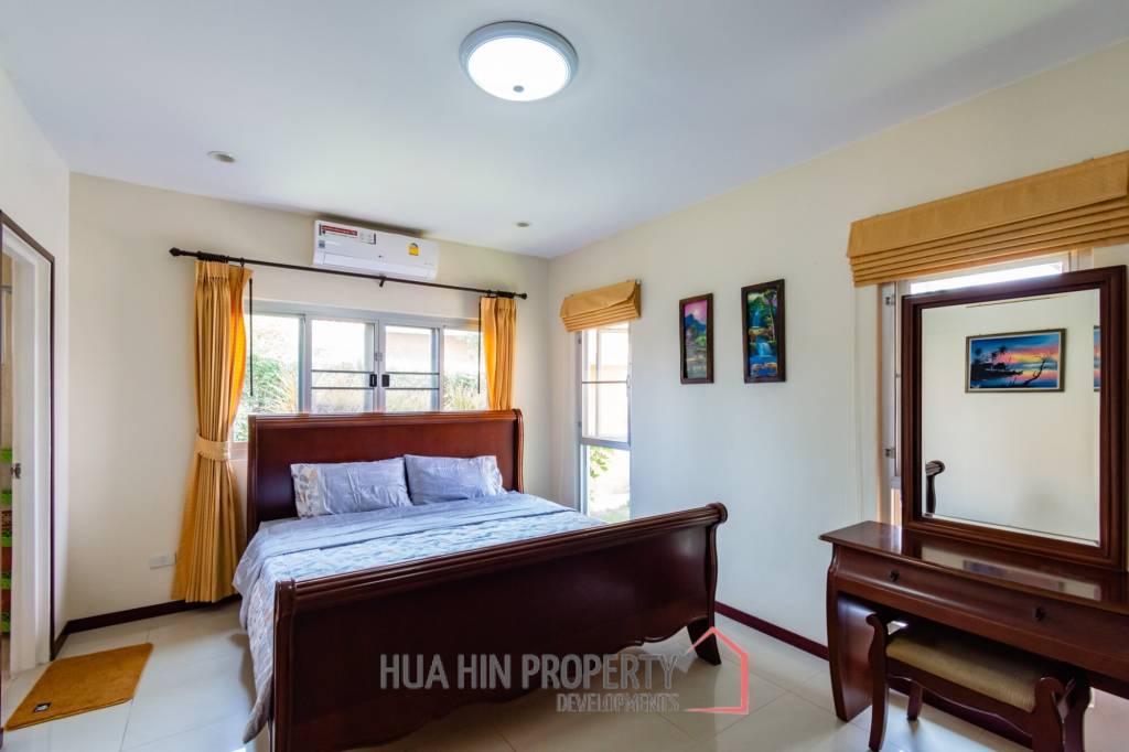 DUSITA VILLAGE  : 3 bed pool villa with lake view