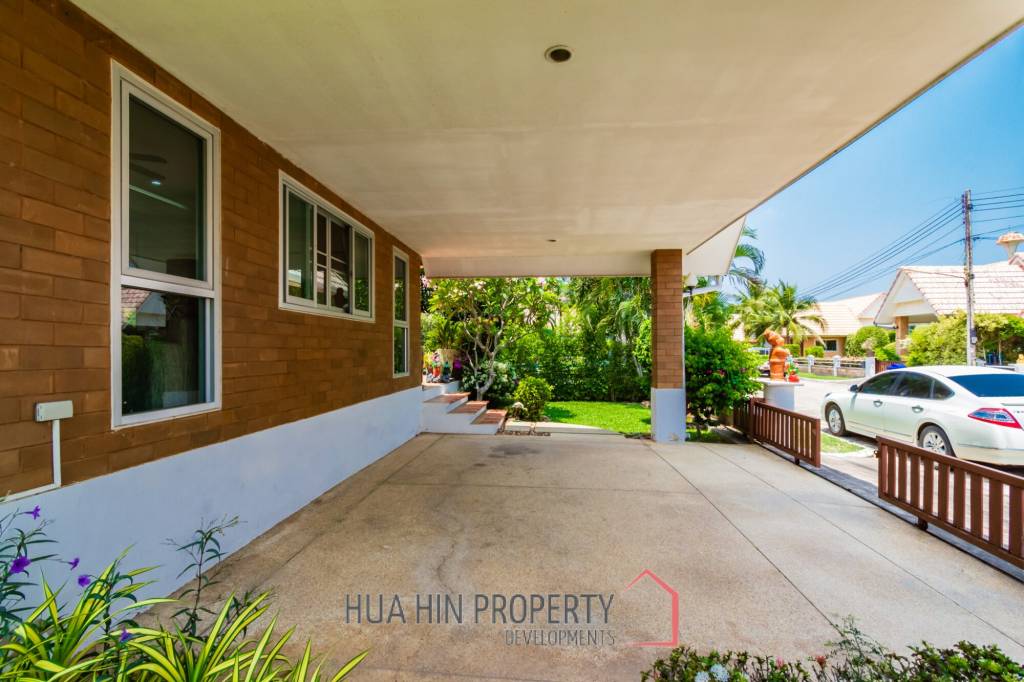 DUSITA VILLAGE  : 3 bed pool villa with lake view