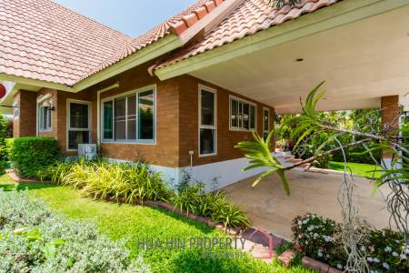 DUSITA VILLAGE  : 3 bed pool villa with lake view