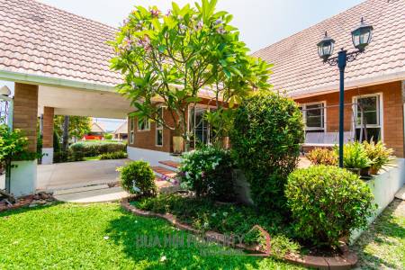 DUSITA VILLAGE  : 3 bed pool villa with lake view
