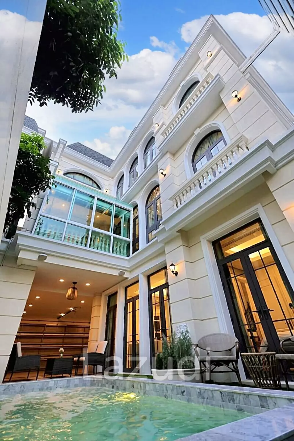 4 Bed 5 Bath 500 SQ.M The Boulevard Ekkamai