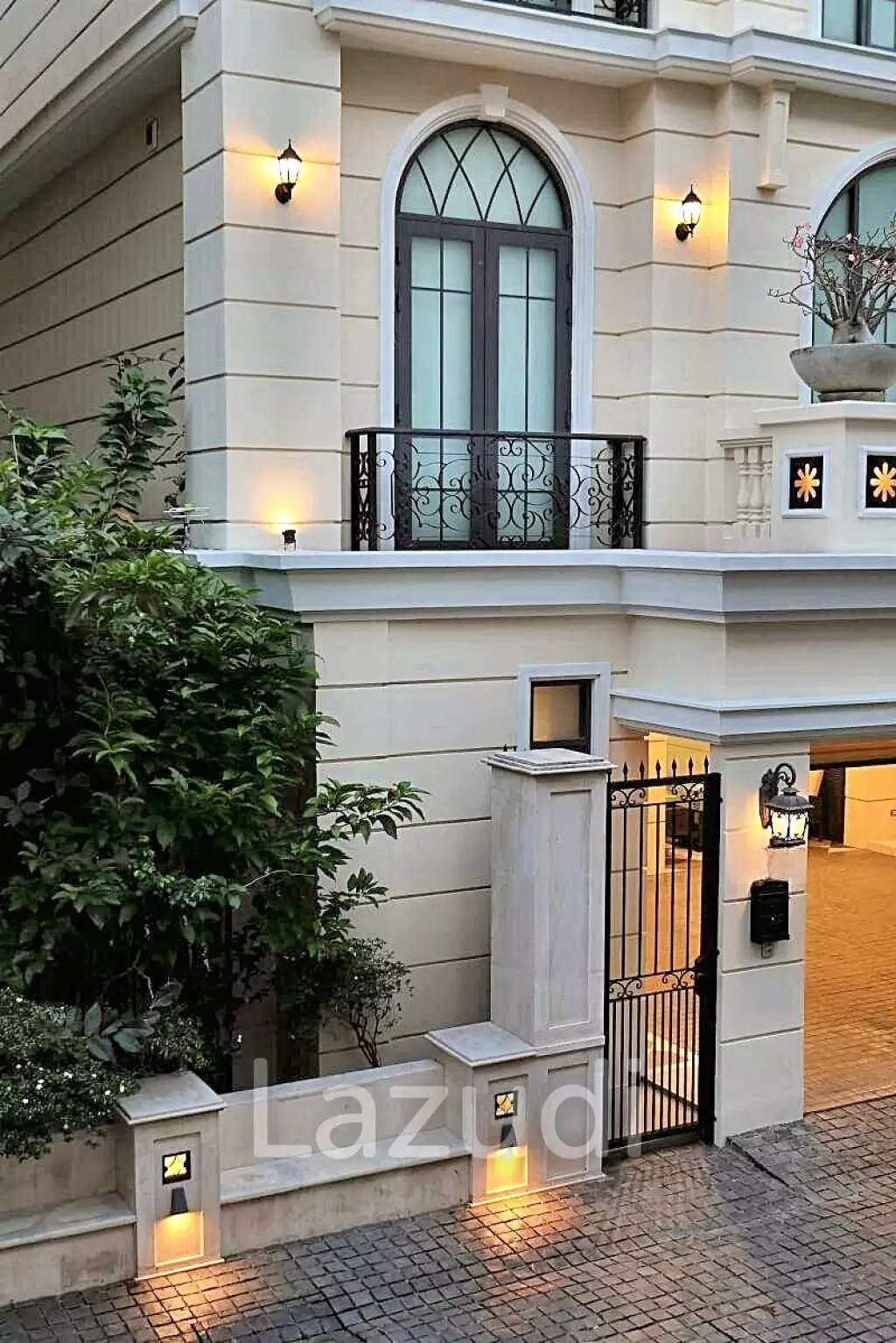 4 Bed 5 Bath 500 SQ.M The Boulevard Ekkamai